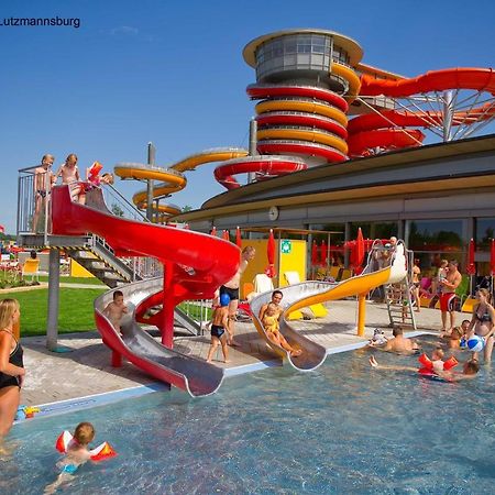 Familien Chalet Mit Direktem Bademantelgang Zur Therme Lutzmannsburg Zewnętrze zdjęcie