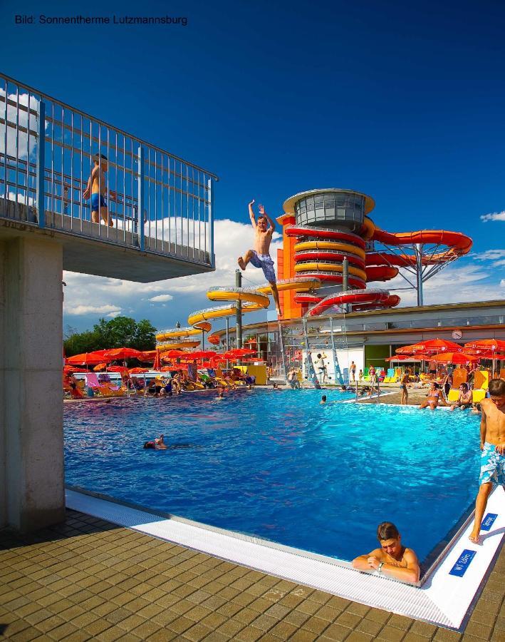 Familien Chalet Mit Direktem Bademantelgang Zur Therme Lutzmannsburg Zewnętrze zdjęcie