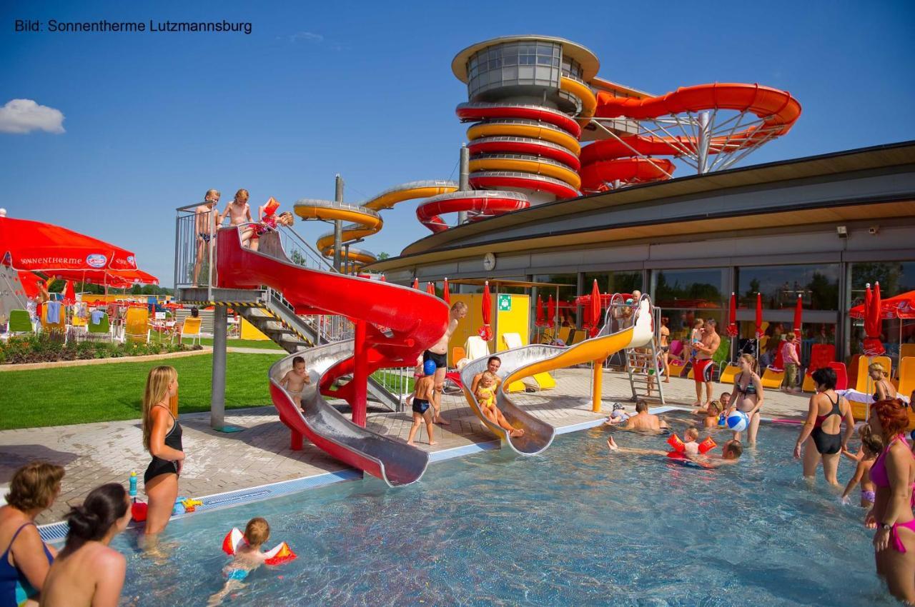 Familien Chalet Mit Direktem Bademantelgang Zur Therme Lutzmannsburg Zewnętrze zdjęcie